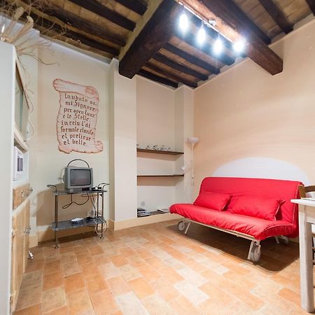 Appartamenti Turistici Vicolo S. Chiara Sassoferrato Eksteriør billede