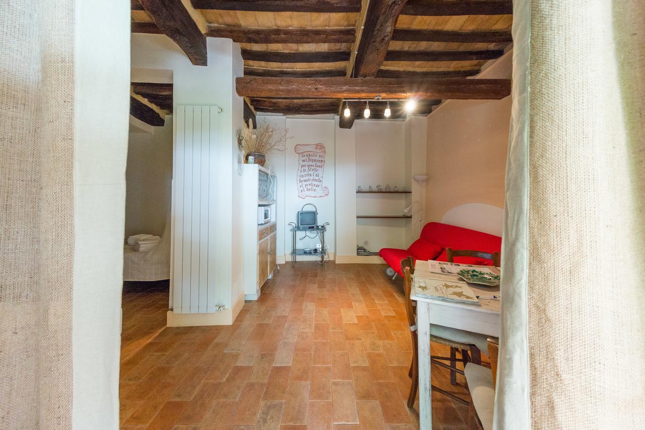 Appartamenti Turistici Vicolo S. Chiara Sassoferrato Eksteriør billede